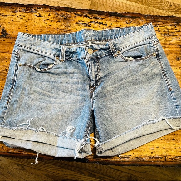 Ann Taylor Loft stretchy cut off blue jeans shorts cuffed or not cuffed size 4 - Picture 1 of 4